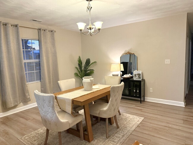 Building Photo - 946 Ave H