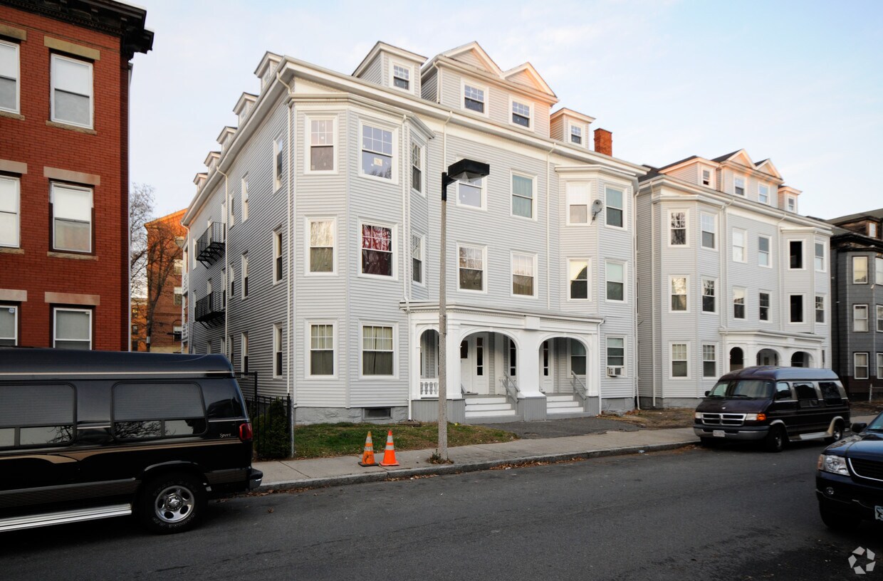 Primary Photo - 96-102 Winthrop St