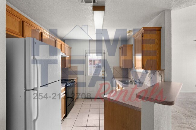 Building Photo - 3201 Dannen Ct