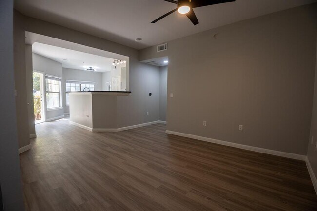 Foto del edificio - 2320 Gracy Farms Ln