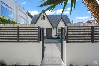 Building Photo - 619 Westmount Dr