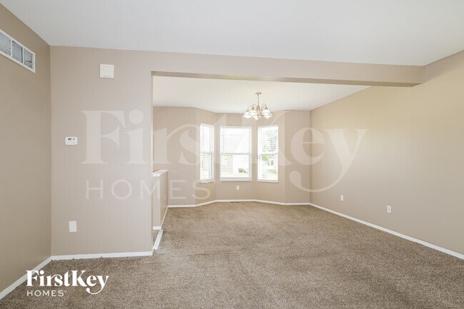 Foto del edificio - 12880 High Crest Dr