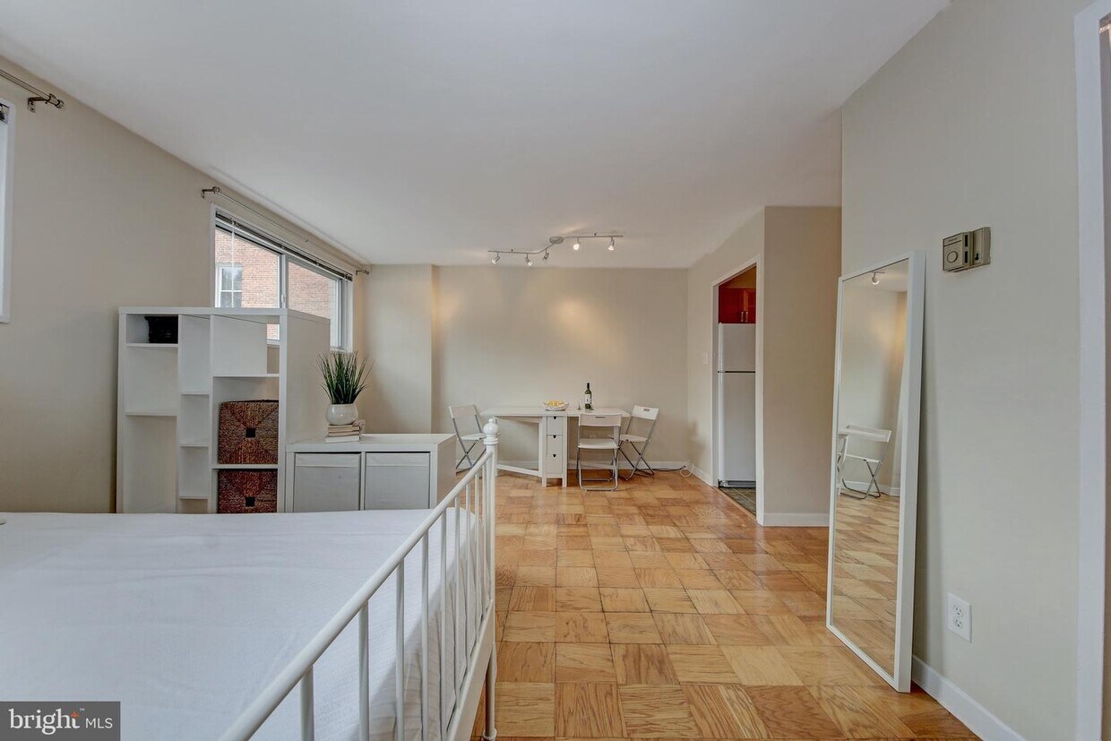 Primary Photo - 2829 Connecticut Ave NW