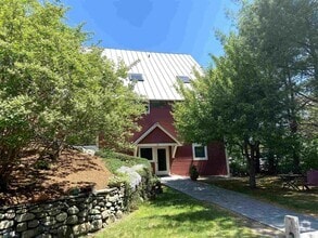 Building Photo - 16 Hemlock Ridge Dr