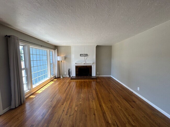 Foto del edificio - San Benancio Village — Spacious Home!