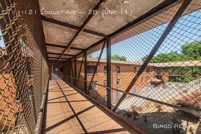Building Photo - 111-121 Locust St