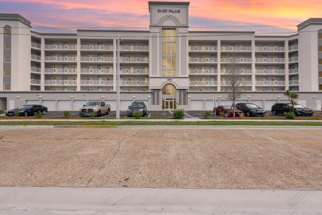 Foto del edificio - 1805 Riverside Dr
