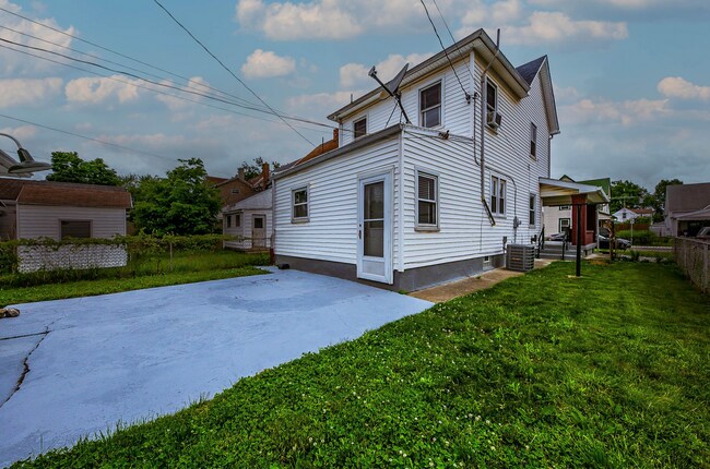 Building Photo - 1414 Schaffer Street - 3 Beds - 2 Bath - R...