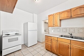 Building Photo - 926 Binford St