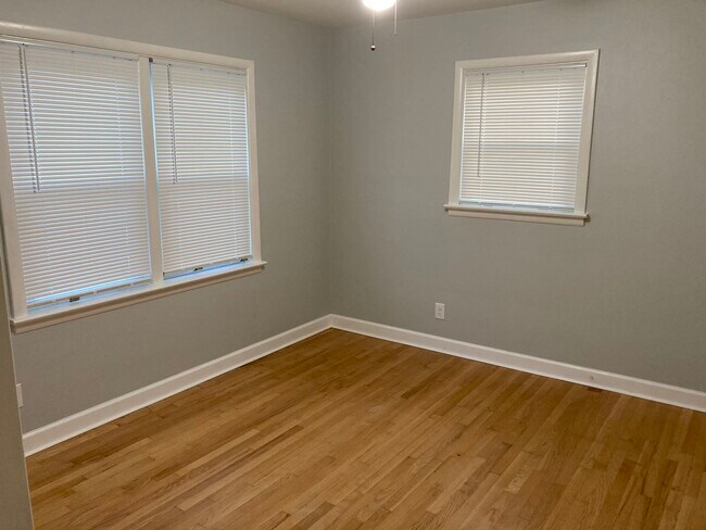 Building Photo - 529 W Ripa Ave