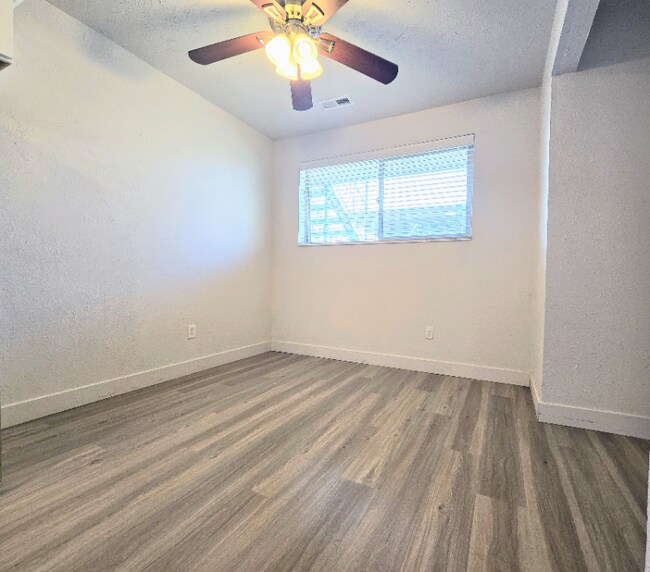 Foto del edificio - 8707 S 620 E