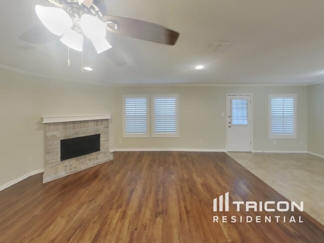 Building Photo - 1700 Wildrose Dr