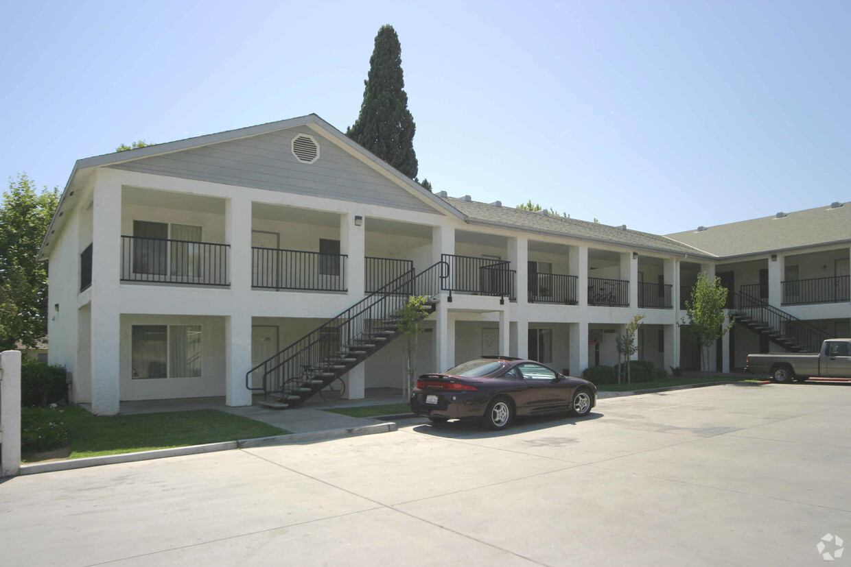 Building Photo - Cedarwood Apartments