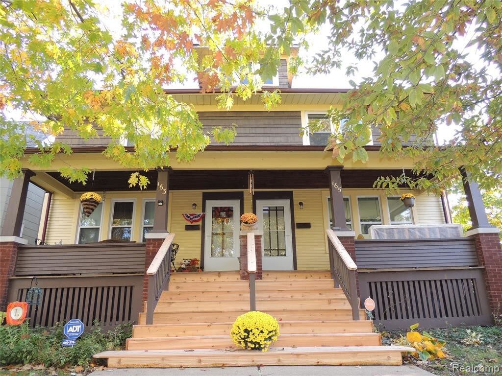 165 Walnut St, Wyandotte, MI 48192 House Rental in Wyandotte, MI