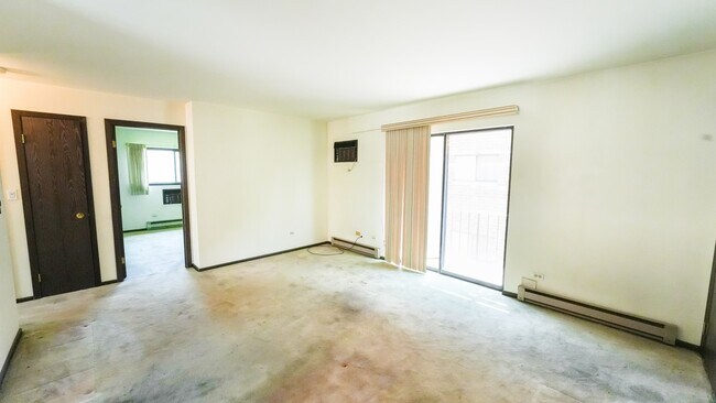 Building Photo - 230 Circle Ave