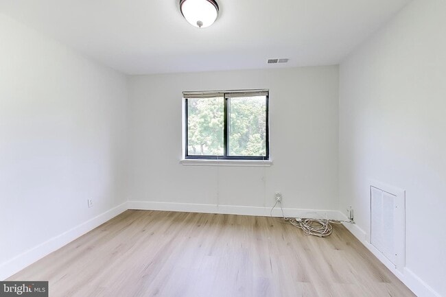 Building Photo - 6027 Majors Ln