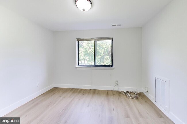 Foto del edificio - 6027 Majors Ln