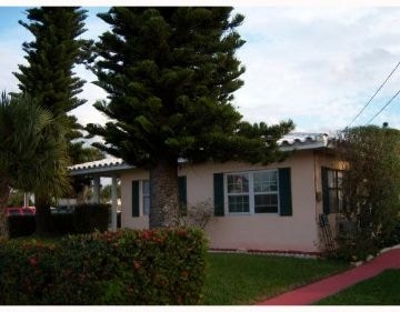 Building Photo - 1339 Seaway Dr