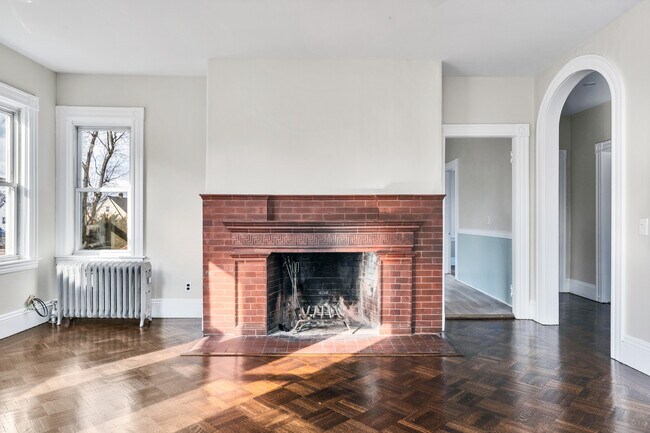 Comedor - 171 Norwood Ave