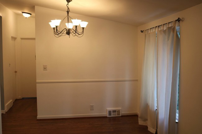 Comedor - 323 N Eton St