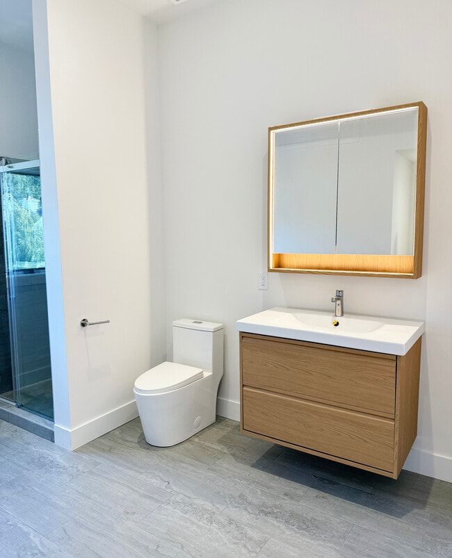 Building Photo - 3 Side Cut Rd