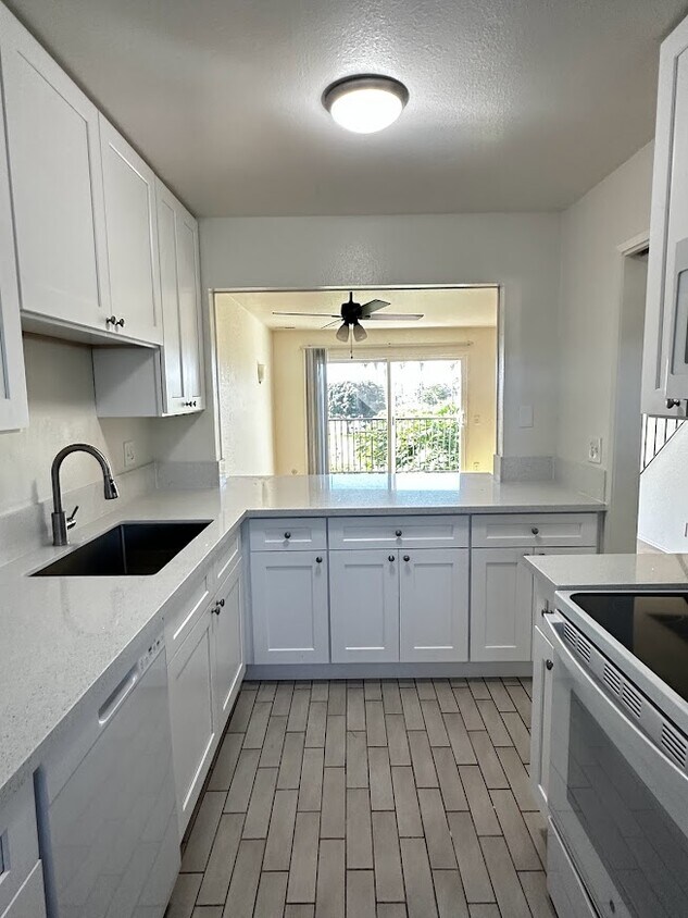 Foto principal - 4624 W Point Loma Blvd