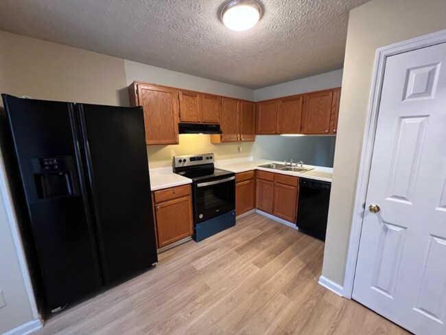 Building Photo - 3824 Meadow Green Ct