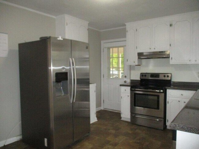 Foto del edificio - 6430 Waldos Beach Road~Fayetteville NC 28306