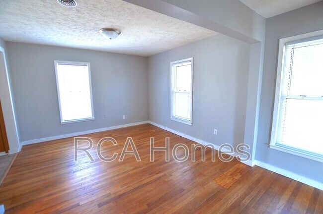 Photo - 724 E Pleasant Run Pkwy Dr N Apartment