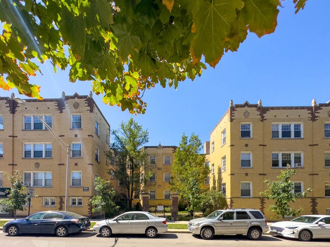 Building Photo - 4402 N Rockwell St