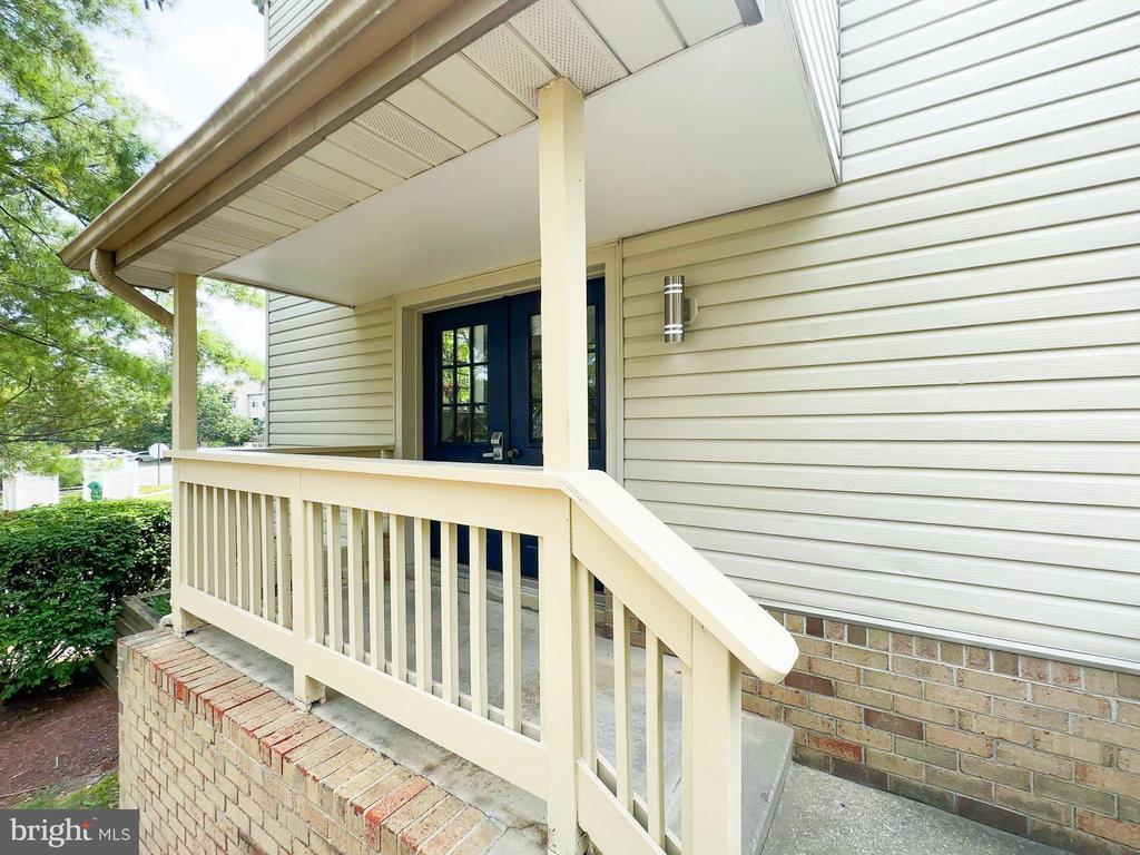 Foto principal - 7802 Spinnaker Rd