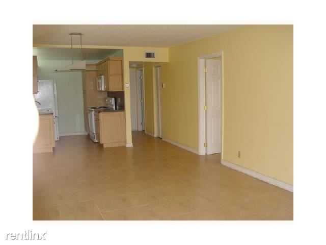 Foto del edificio - 2821 NE 163rd St