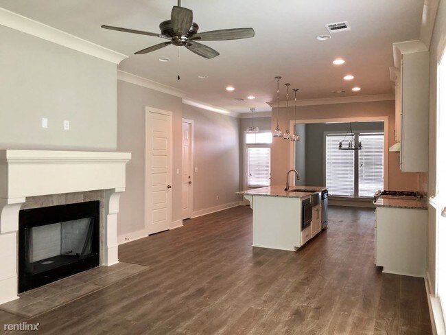Building Photo - 3 br, 2 bath House - Dutchtown Meadows