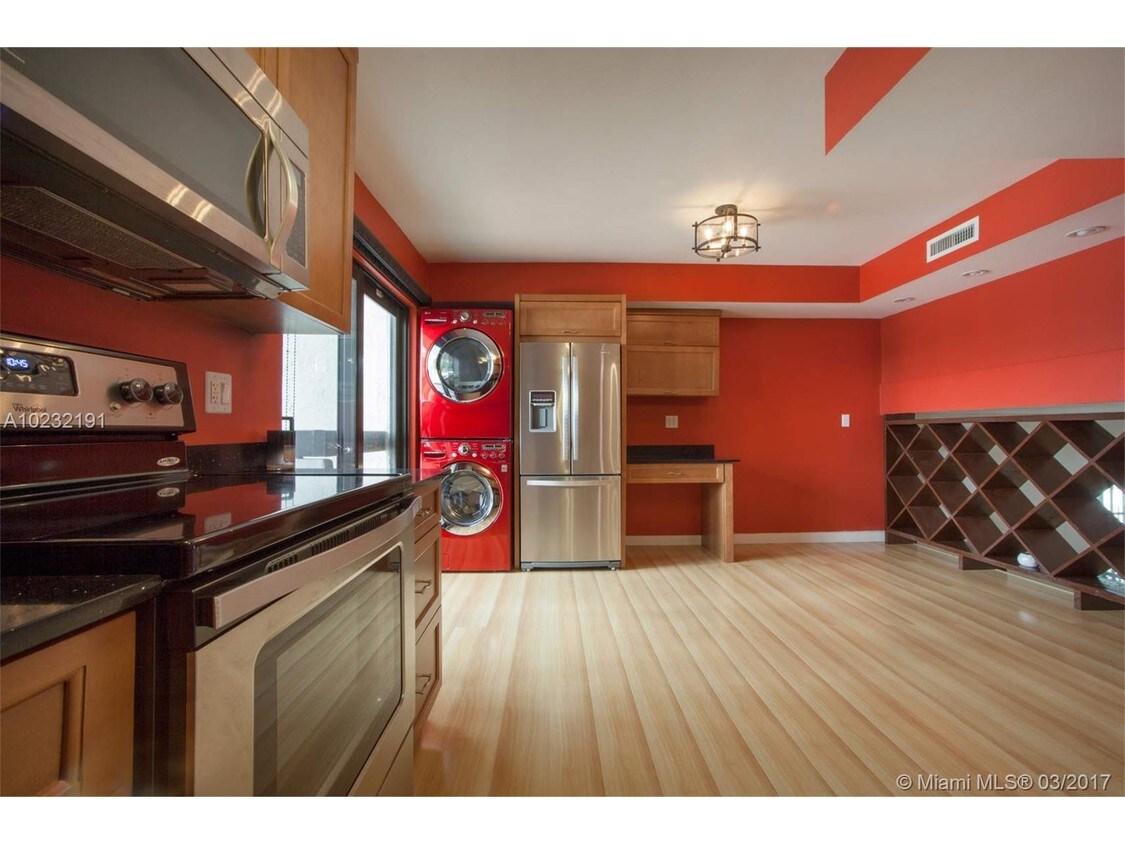 Primary Photo - 400 Valencia Ave