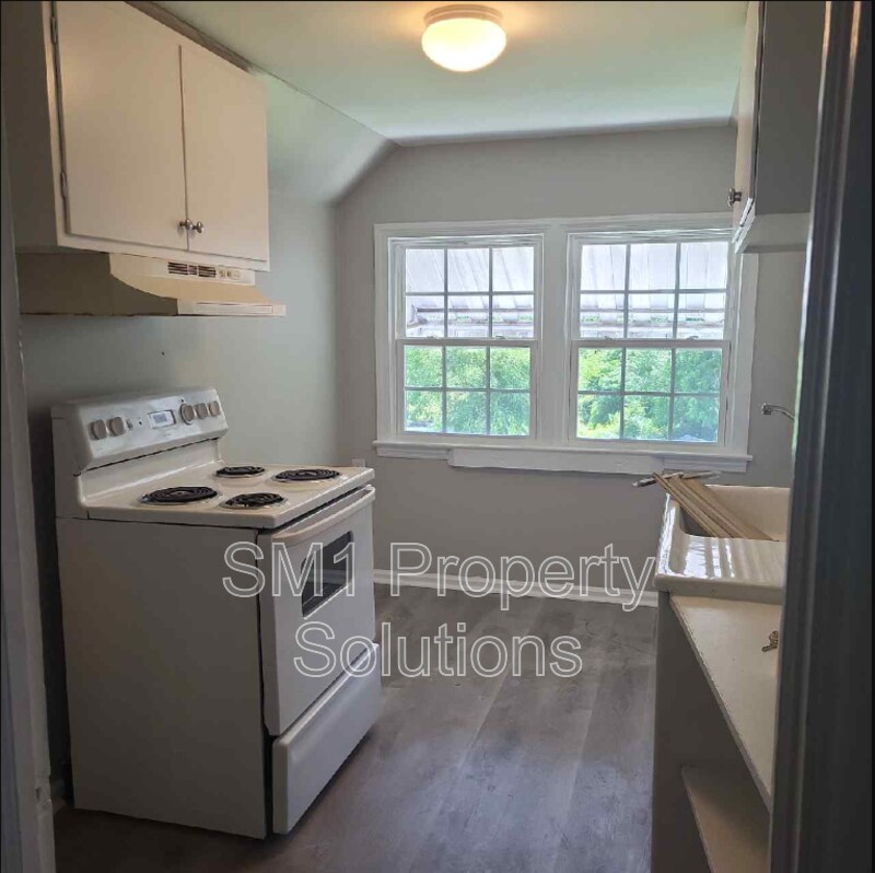 Foto del edificio - 1606 Summit Avenue - C