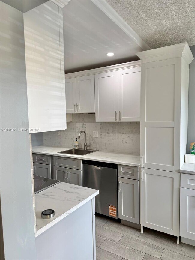Foto del edificio - 3001 NW 48th Ave
