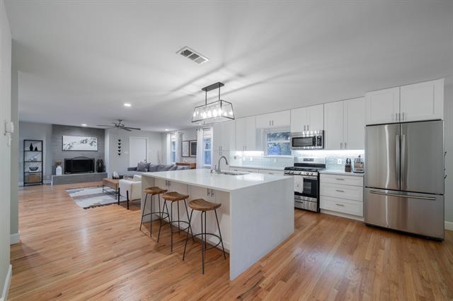 Building Photo - 2430 Springhill Dr