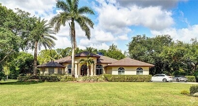 Building Photo - 6807 NW 66th Way