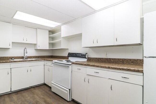Building Photo - Two bedroom apartment 650