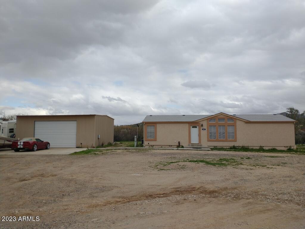 Primary Photo - 3057 W New River Rd
