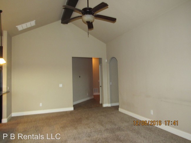 Foto del edificio - 2402 SW Edinburough Dr