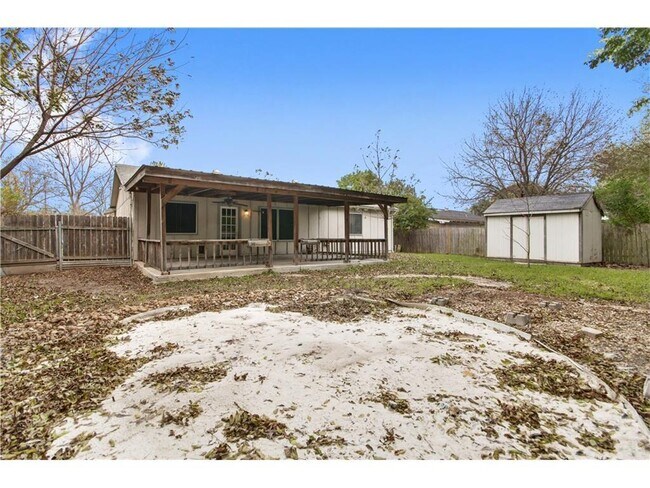 Foto del edificio - 3 Bedroom, 2 Bath, Single Story Home in Ro...