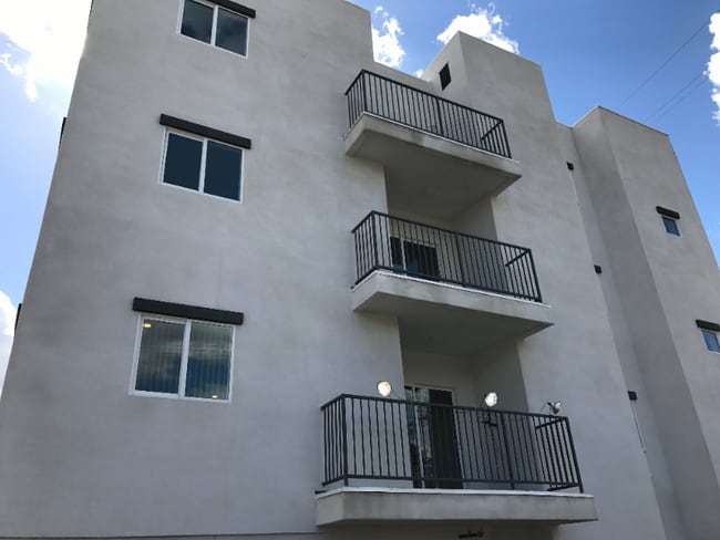 Building Photo - 18528 Chase St