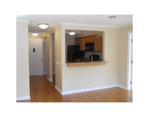 Building Photo - 79 E Ridge Rd