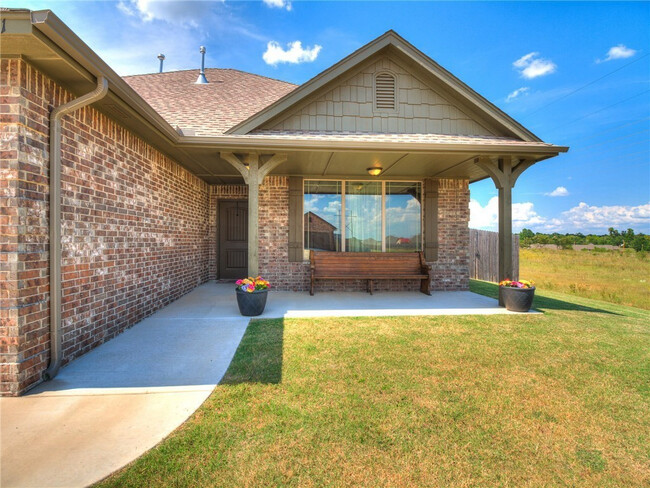 Building Photo - Must See! Gorgeous Home in Harrah with All...