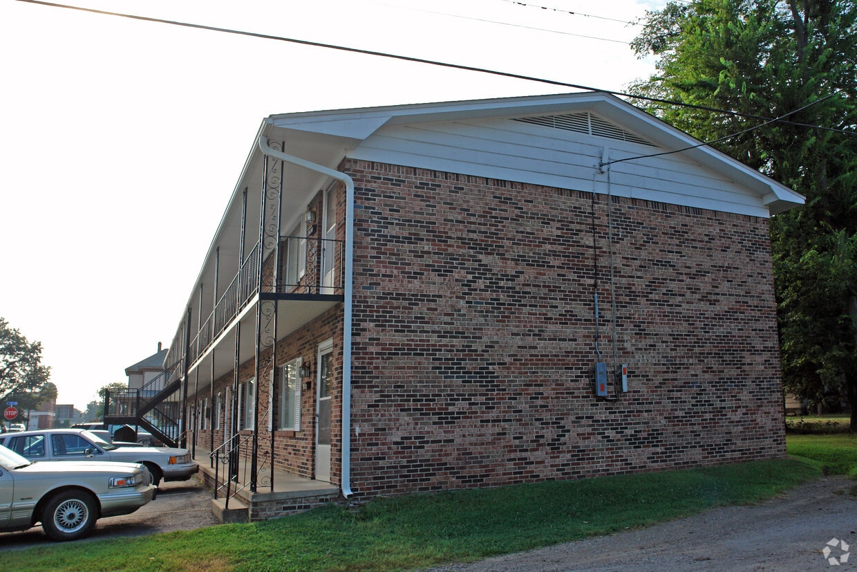 Building Photo - 1624 S C St