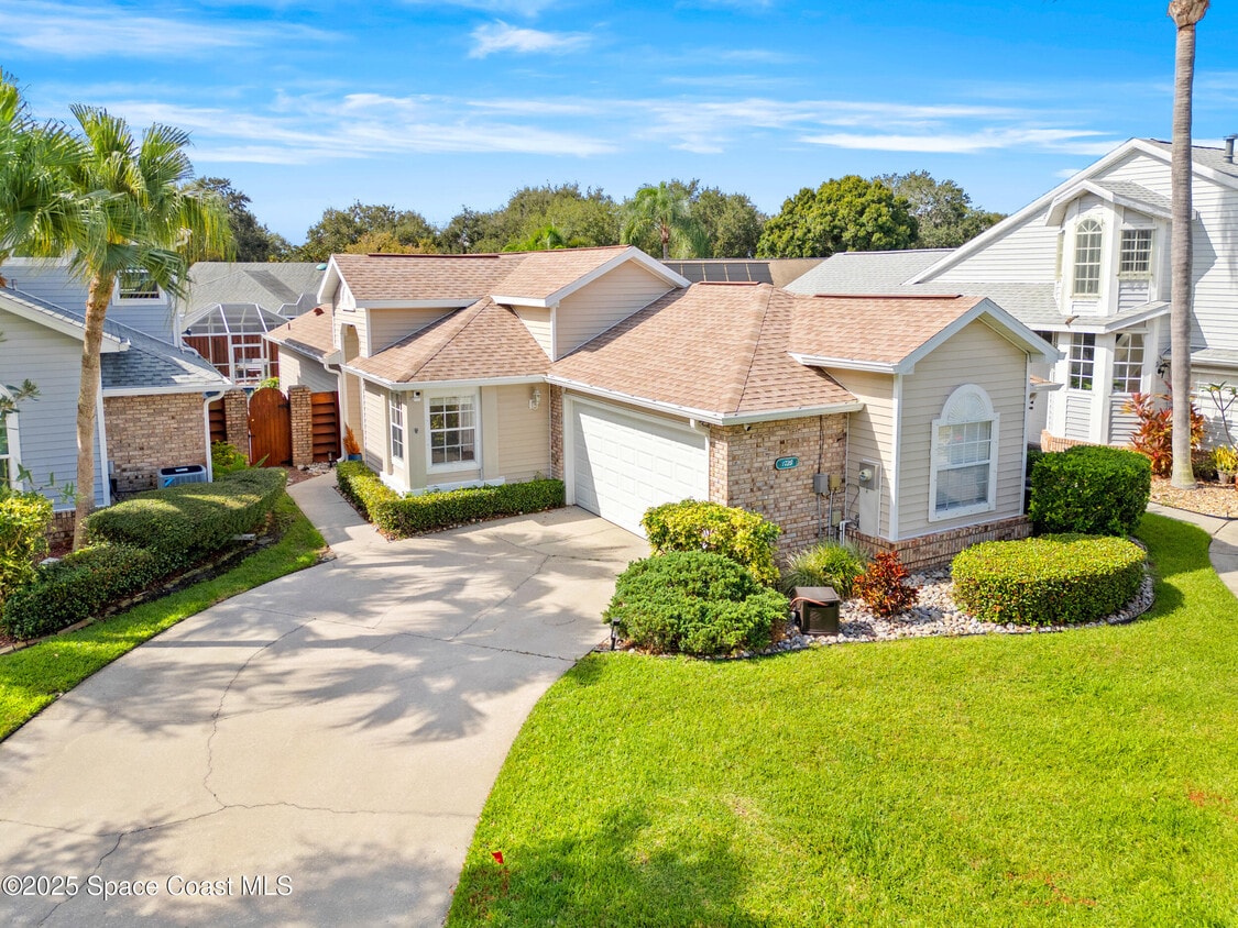 Foto principal - 1729 Pine Valley Dr