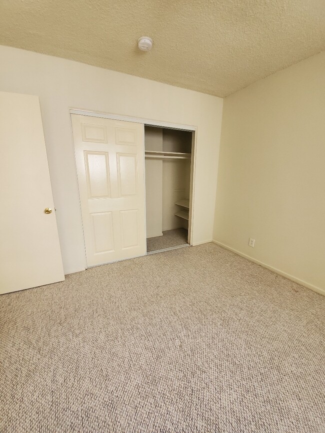 Building Photo - 4477 Colbath Ave