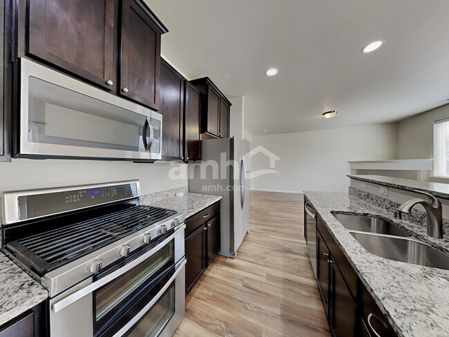 Foto del edificio - 2620 Moore St
