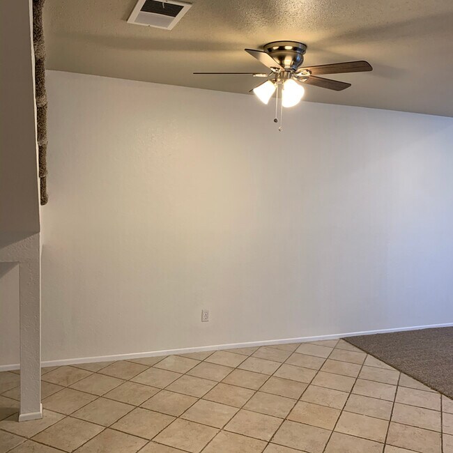 Building Photo - REDUCED!  Orchard Meadows Condo